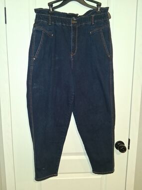 Vintage America Women’s Blue Denim Dark Wash Mid Rise Regular Fit Tapered Jeans